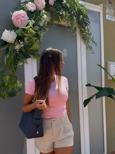 Stefania en la entrada de Gloss Mujer en Son Verí Nou